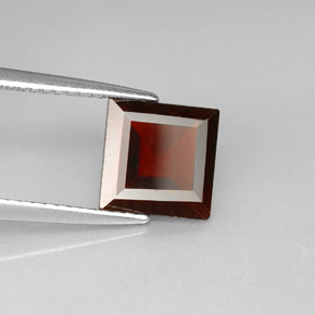 Granada piropo vermelho natural 2,30ct, quadrado, VS