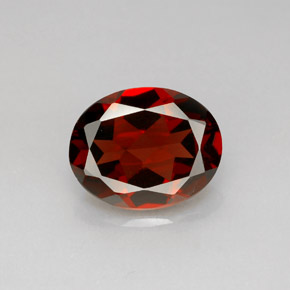 Granada piropo vermelho natural 2,92ct, corte oval, VS