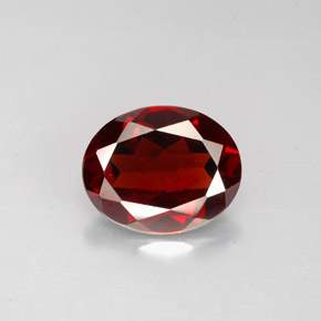 Granada Piropo Vermelho escuro Natural 2.92ct, Corte Oval, VS