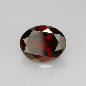 Granada piropo vermelho natural 2,95ct, corte oval, VS