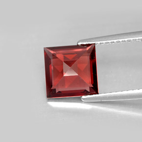 Granada Piropo Vermelho Natural 2.33ct, Quadrado, VS