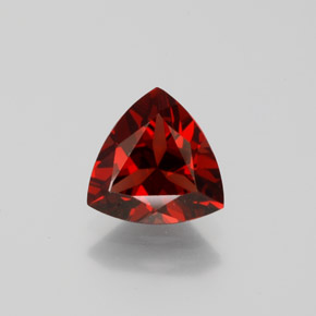 Granada Piropo Vermelho escuro Natural 1.85ct, Trilhão, VVS
