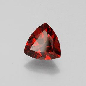 Granada Piropo Vermelho escuro Natural 1.85ct, Trilhão, VVS