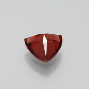 Granada Piropo Vermelho escuro Natural 1.85ct, Trilhão, VVS