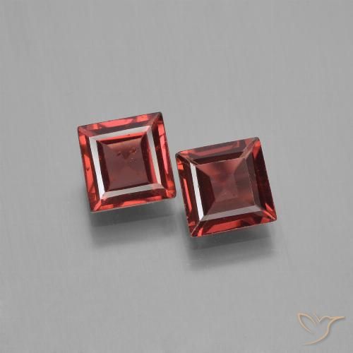 1.36ctw Natural Vermelho escuro Granada Piropo, Quadrado, VVS