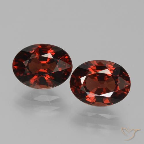 3.45ctw Natural Vermelho escuro Granada Piropo, oval, VVS-VS