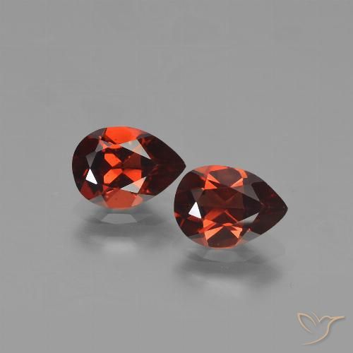 1.73ctw Natural Vermelho escuro Granada Piropo, Formato de pêra, VVS-VS