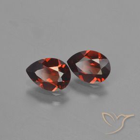 Pedras preciosas de Granada Piropo Vermelho escuro natural de 1.62 ct, Formato de pêra, VVS-VS