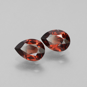 Pedras preciosas de Granada Piropo Vermelho escuro natural de 1.77 ct, Formato de pêra, VVS-VS