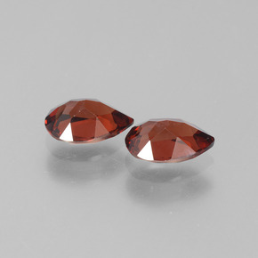 Pedras preciosas de Granada Piropo Vermelho escuro natural de 1.77 ct, Formato de pêra, VVS-VS