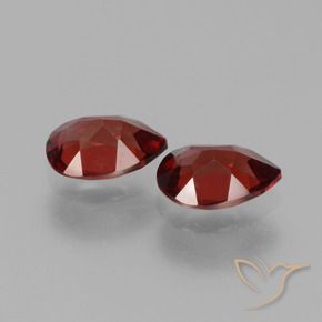 Pedras preciosas de Granada Piropo Vermelho escuro natural de 1.68 ct, Formato de pêra, VVS-VS