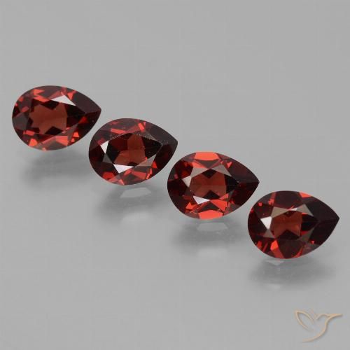 3.56ctw Natural Vermelho escuro Granada Piropo, Formato de pêra, VVS-VS