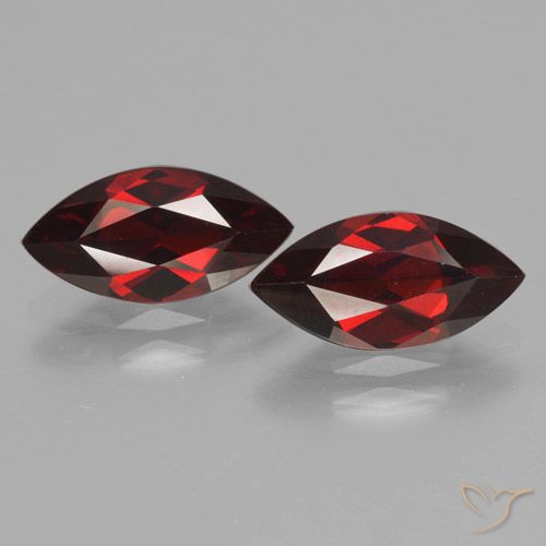 3.89ctw Natural Vermelho escuro Granada Piropo, Marquesa, VVS-VS