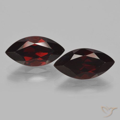 4.55ctw Natural vermelho escuro Granada Piropo, Marquesa, VVS-VS