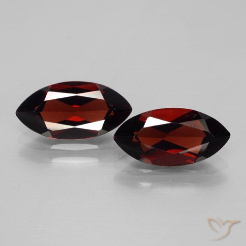 4.37ctw Natural Vermelho escuro Granada Piropo, Marquesa, VVS-VS