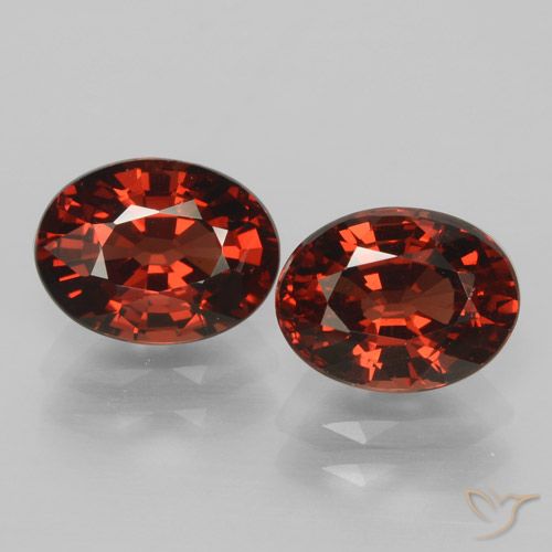 3.46ctw Natural Vermelho Sangue Profundo Granada Piropo, oval, VVS-VS