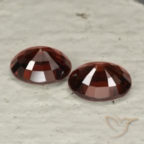 Pedras preciosas de Granada Piropo Vermelho Sangue Profundo natural de 3.39 ct, oval, VVS-VS