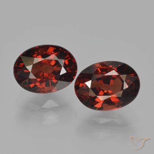 3.55ctw Natural Vermelho escuro Granada Piropo, oval, VVS-VS
