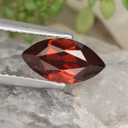 1.30ct Natural Vermelho escuro Granada Piropo, Marquesa, VVS-VS