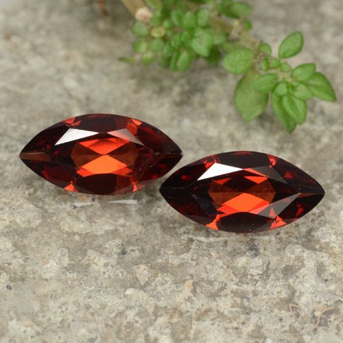 2.22ctw Natural Vermelho escuro Granada Piropo, Marquesa, VVS-VS