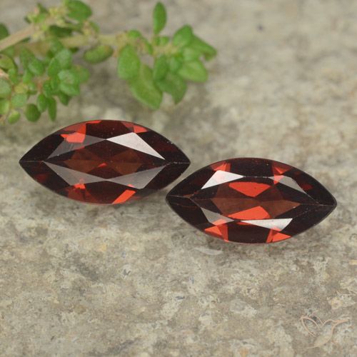 2.44ctw Natural Vermelho escuro Granada Piropo, Marquesa, VVS-VS
