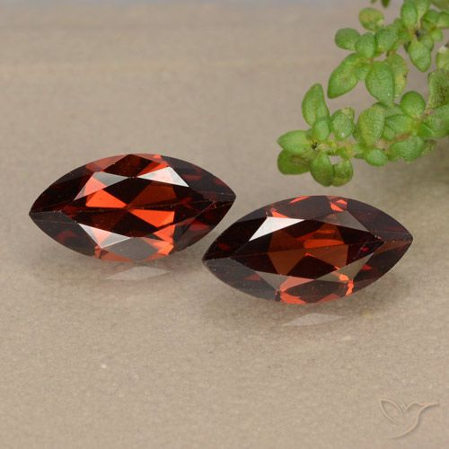 2.66ctw Natural Vermelho escuro Granada Piropo, Marquesa, VVS-VS