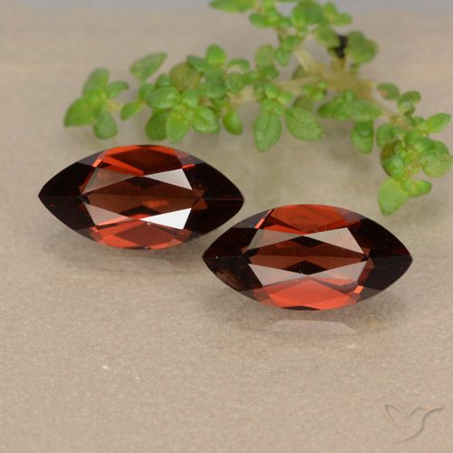 2.71ctw Natural Vermelho escuro Granada Piropo, Marquesa, VVS-VS