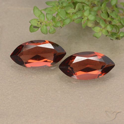 2.10ctw Natural vermelho médio Granada Piropo, Marquesa, VVS-VS