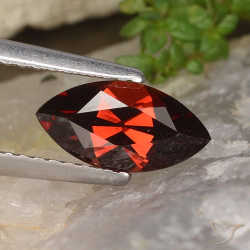 1.28ct Natural vermelho médio Granada Piropo, Marquesa, VVS-VS