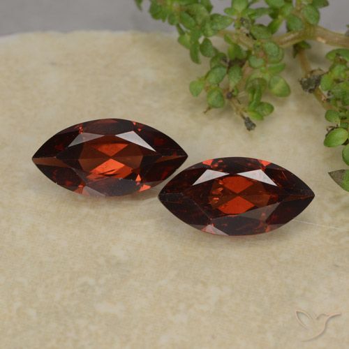 2.37ctw Natural Vermelho escuro Granada Piropo, Marquesa, VS