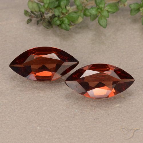1.71ctw Natural Vermelho escuro Granada Piropo, Marquesa, VVS-VS