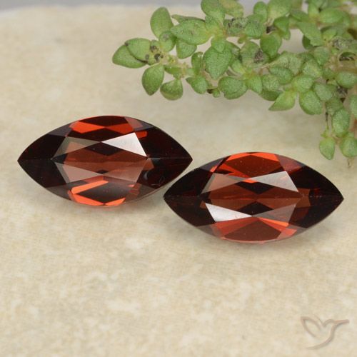 2.49ctw Natural Vermelho escuro Granada Piropo, Marquesa, VVS-VS