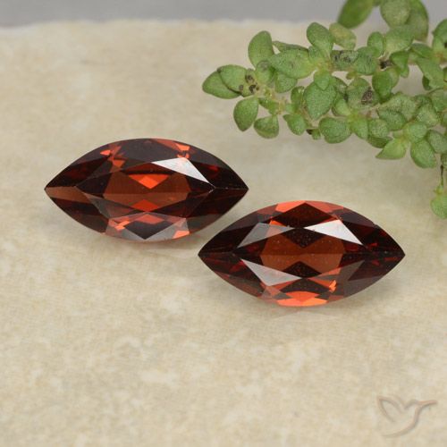 2.22ctw Natural Vermelho escuro Granada Piropo, Marquesa, VVS-VS