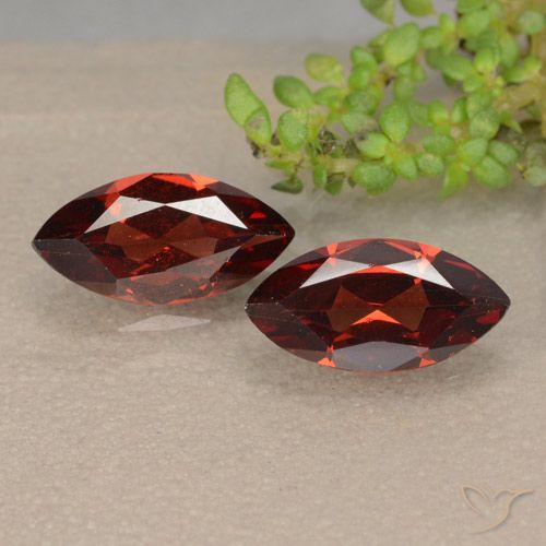 2.44ctw Natural Vermelho escuro Granada Piropo, Marquesa, VVS-VS