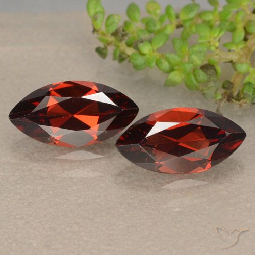 2.60ctw Natural Vermelho escuro Granada Piropo, Marquesa, VVS-VS