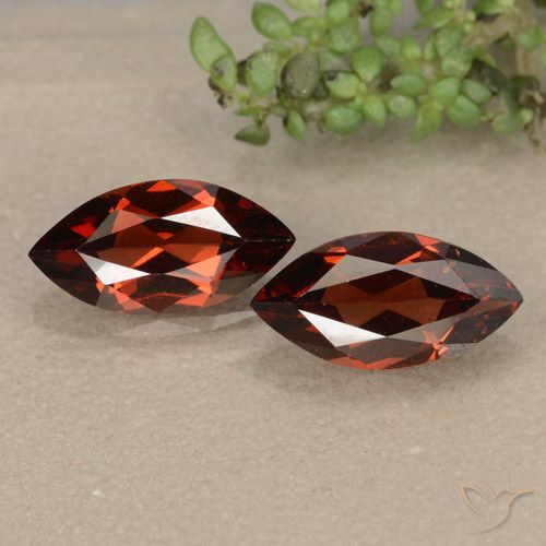 2.37ctw Natural Vermelho escuro Granada Piropo, Marquesa, VVS-VS