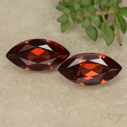 2.16ctw Natural Vermelho escuro Granada Piropo, Marquesa, VVS-VS
