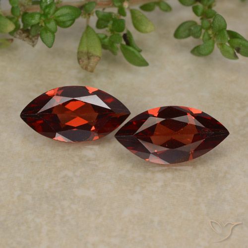 2.10ctw Natural Vermelho escuro Granada Piropo, Marquesa, VVS-VS