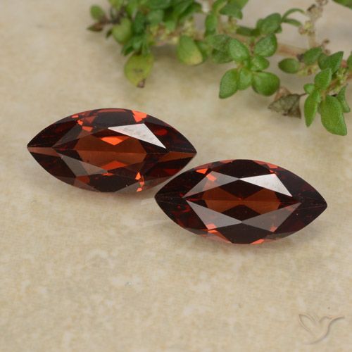 2.22ctw Natural Vermelho escuro Granada Piropo, Marquesa, VVS-VS
