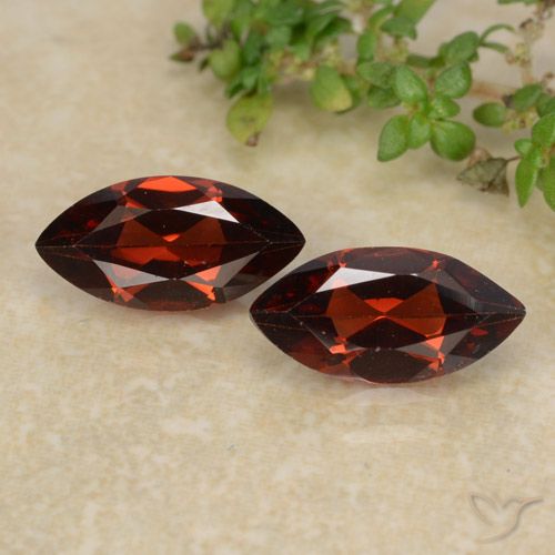 2.33ctw Natural Vermelho escuro Granada Piropo, Marquesa, VVS-VS
