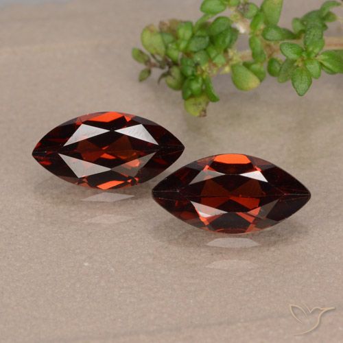 2.21ctw Natural Vermelho escuro Granada Piropo, Marquesa, VVS-VS