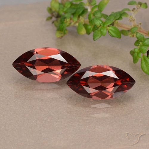 2.42ctw Natural Vermelho escuro Granada Piropo, Marquesa, VVS-VS