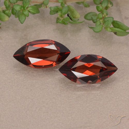 2.18ctw Natural Vermelho escuro Granada Piropo, Marquesa, VVS-VS