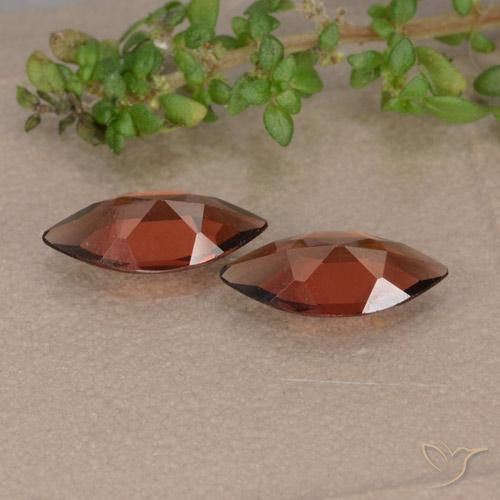 Pedras preciosas de Granada Piropo Vermelho Escarlate Profundo natural de 1.79 ct, Marquesa, VVS-VS