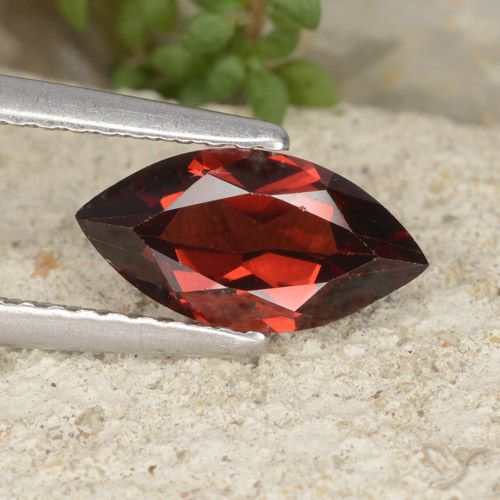 1.21ct Natural Vermelho escuro Granada Piropo, Marquesa, VVS-VS