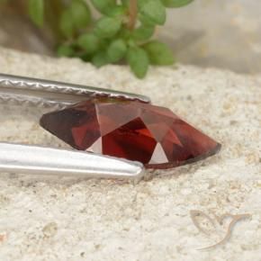 Granada Piropo Vermelho escuro Natural 1.21ct, Marquesa, VVS-VS
