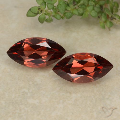 2.41ctw Natural Vermelho escuro Granada Piropo, Marquesa, VVS-VS