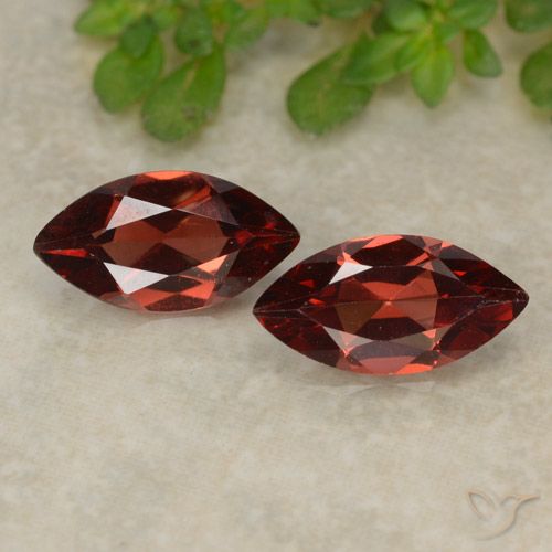 2.15ctw Natural Vermelho escuro Granada Piropo, Marquesa, VVS-VS
