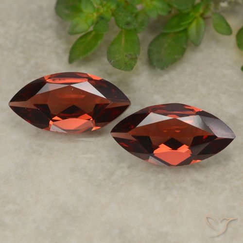 2.15ctw Natural Vermelho escuro Granada Piropo, Marquesa, VVS-VS