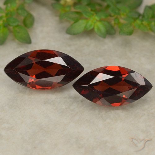 2.63ctw Natural Vermelho Sangue Profundo Granada Piropo, Marquesa, VVS-VS
